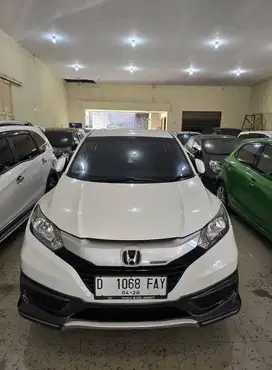 Honda HRV E CVT MUGEN 2018 HR-V Bandung putih