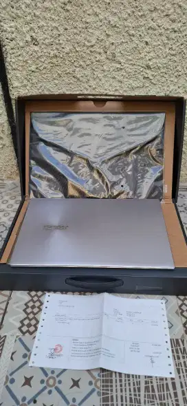 Asus Zenbook UX425EA I5 gen 11, 8 GB/512 GB SSD