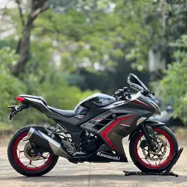 KAWASAKI NINJA 250 FI ABS SE LTD GREY 2017 KM 11K PAJAK PANJANG MULUS