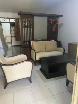 Rumah siap huni ada furnish di komplek Antapani Bandung