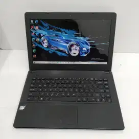 Asus X450EA AMD E1-2500 Radeon HD 8200/R3 Series Ram 4GB HDD 500GB