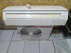 AC second 1/2 PK merk SHARP