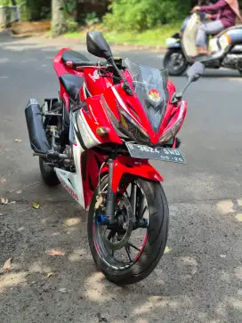 Honda CBR 150R tahun 2016 pajak hidup panjang kilometer low