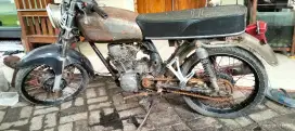 For sale.  Gl 100 1982