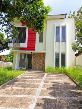 Dijual cepat rumah di cluster depan sentul city bogor