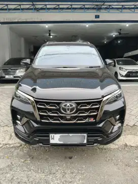 FORTUNER GR 2.8 MATIC 2022 KM LOW