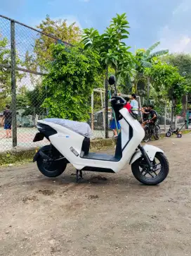Honda em1 motor listrik