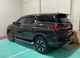 DIJUAL MOBIL FORTUNER HARGA MURAH & KONDISI LOW KM, NEGO SAMPE DEAL!