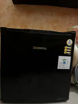 KULKAS MINI CHANGHONG CBC-50 FREEZER 1 PINTU MINIBAR PEMAKAIAN PRIBADI