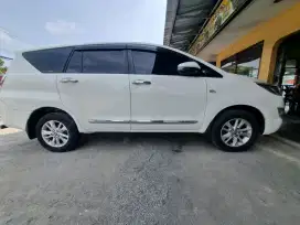 Dijual innova 2.0 MT 2017