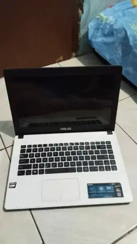 Laptop Asus Putih