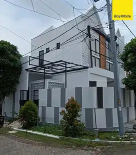 Dijual Rumah 2 lantai di Perumahan Gading Pantai Surabaya