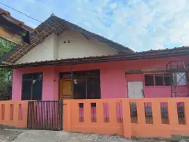 Dijual Cepat Rumah Luas 140 M harga Nego Bandung Timur