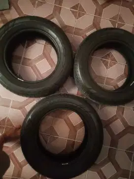 Ban mobil seken/ bekas