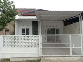 di jual rumah dengan konsep modern pinggir jalan provinsi