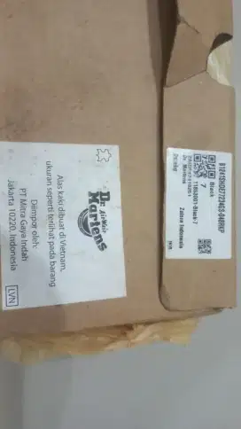 Dr. Martens Chelsea Boots Original - Baru Belum Dipakai!
