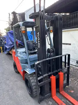 READY FORKLIFT TOYOTA 3 TON MAST TRILIFT BERGARANSI