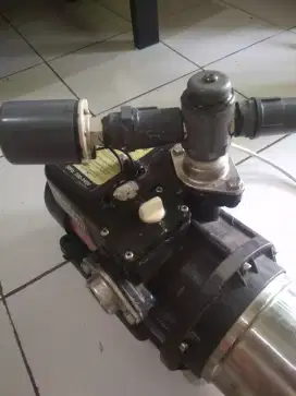 Pompa semprot cuci motor