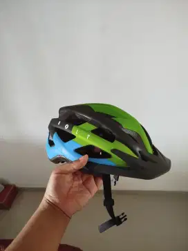 Helm sepeda masih bagus