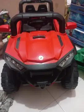 Dijual mobil Aki mainan anak-anak