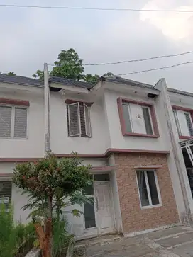 Rumah bebas banjir dan sudah SHM 2 lantai 3 kamar tidur