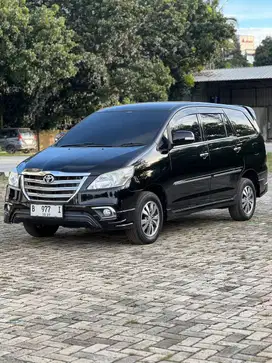 Toyota Kijang Innova V Luxury 2014 Bensin