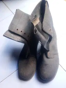 Di jual sepatu satpam, linmas, dan lain lain