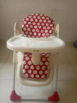 Kursi meja makan bayi