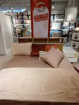 GIORANA QUEEN BEDSET MAPLE WHT OAK