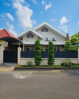 Rumah Dharmahusada Indah  Strategis • Siap Huni
