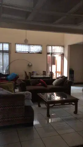 JAual rumah bagus Hitung Tanah saja..Hanya 2 M AN Turangga lt 250
