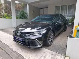Like New TDP 23JT Toyota Camry 2.5 V Bensin-AT 2022 Hitam
