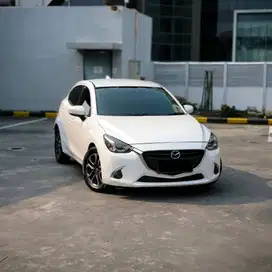 MAZDA 2 R 2018 SKYACTIVE SIAP PAKAI DAN TERAWAT KM ASLI MOBIL CAKEP