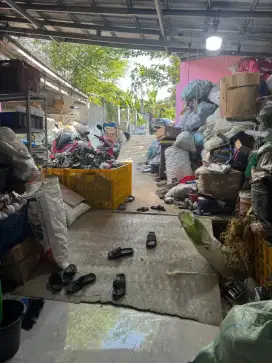 Di jual rumah dan gudang