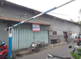 Bekas Pabrik Gembong Tebasan dekat Kapasan, Genteng (code : DVO)