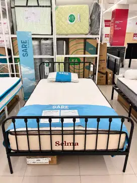 Tempat tidur metal besi