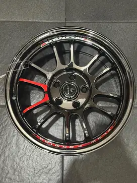 Velg Racing Ring 17 Venom Black Crome Mobil Zennix Innova (114,3-5/17)