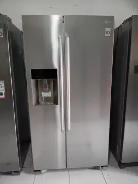 Dijual kulkas side by side LG ice maker