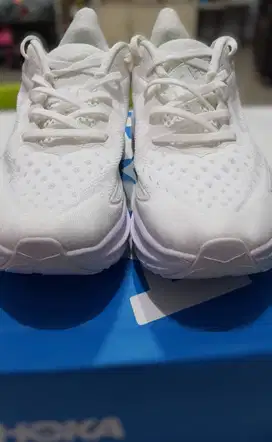 Sepatu Hoka Clifton 9 white