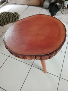Dijual Meja Ukir Kayu Maghoni