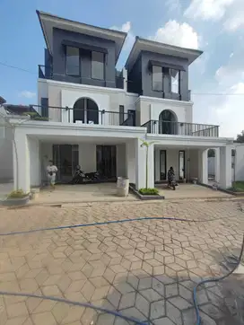 Rumah 3 lantai banyumanik kota semarang
