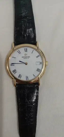 Jam tangan Raymond Weil.