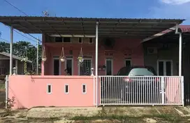 Disewakan rumah beserta prabot di jalan eka suka 11 No 8 A Medan johor