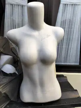 Patung badan dewasa