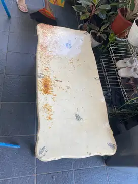 Meja marmer/maja batu (gatau meja apa)