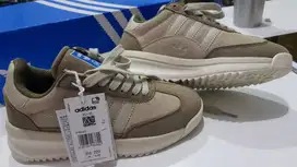 Sepatu Adidas SL72 Boost