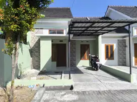 Rumah cantik sejuk di mini cluster include kitchen set dan minibar