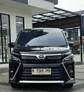 Toyota Voxy 2018