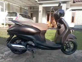 KM 1800 perak YAMAHA GRAND FILANO LUX SEPERTI BARU