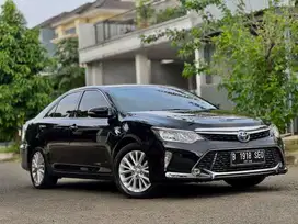CAMRY V 2.5 HYBRID AT 2017 HITAM LOW KM ISTIMEWA